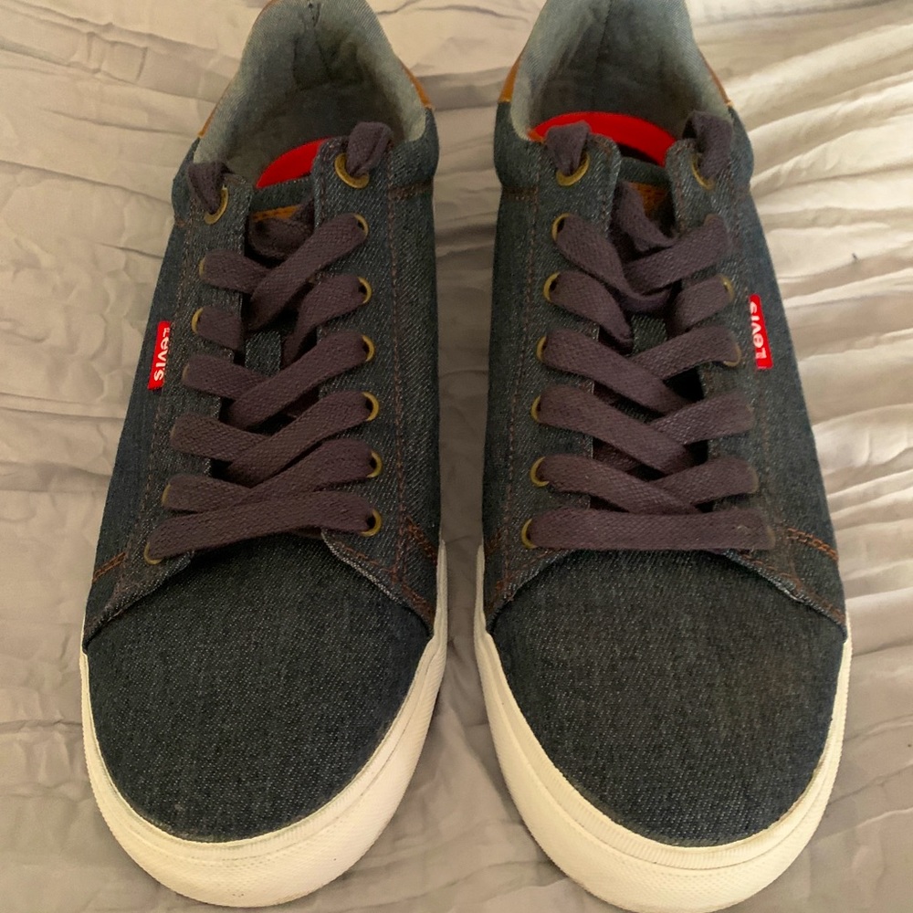 Men’s Blue Jean Levi’s Shoes ~size 9~